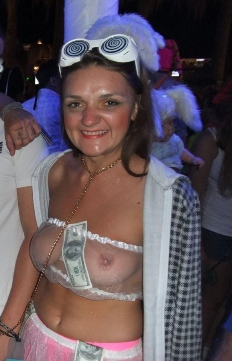 Image Reference: 01818314863590857805 - Love Boobs