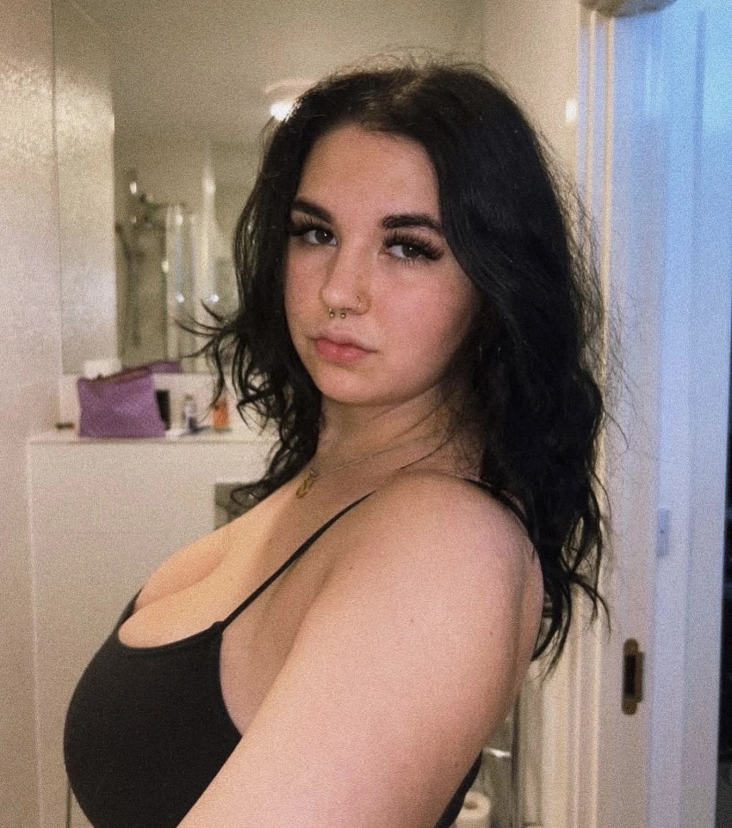 Image Reference: 07068155130002536567 - Love Boobs