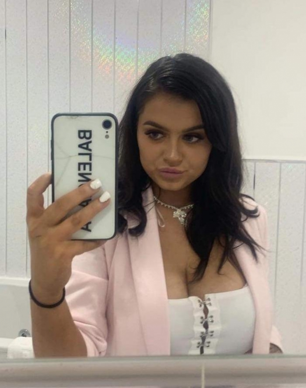 Image Reference: 12476190984074214220 - Love Boobs