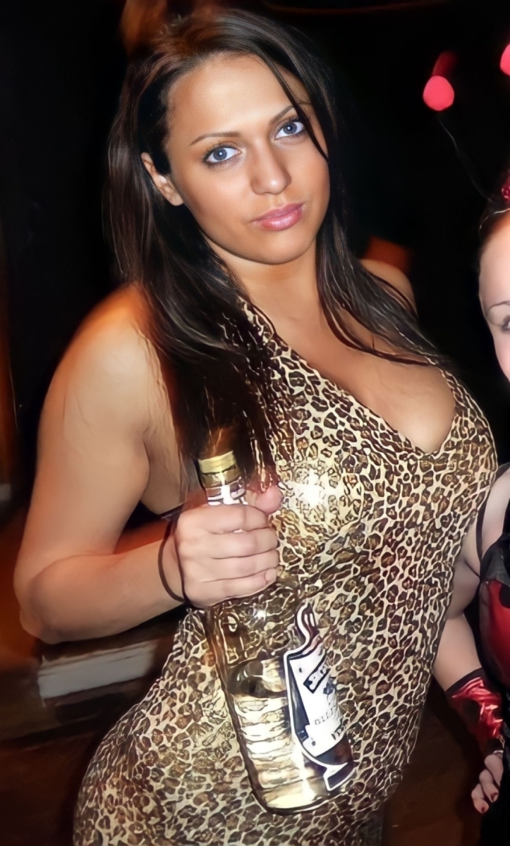 Image Reference: 23954383173065032873 - Love Boobs