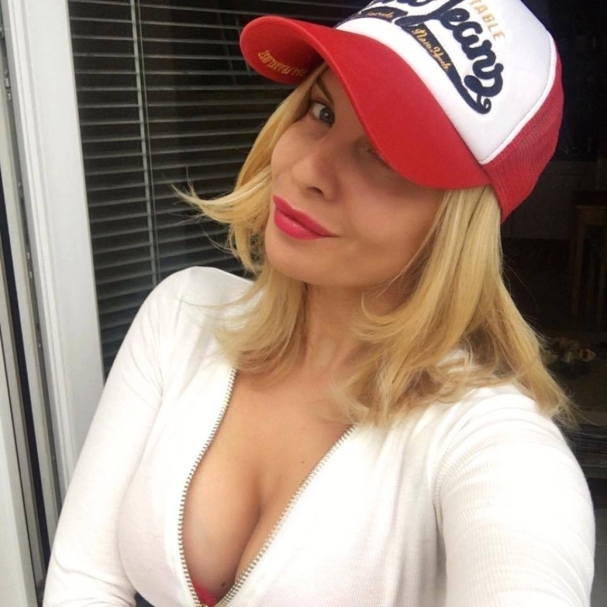 Image Reference: 24139714724630556257 - Love Boobs