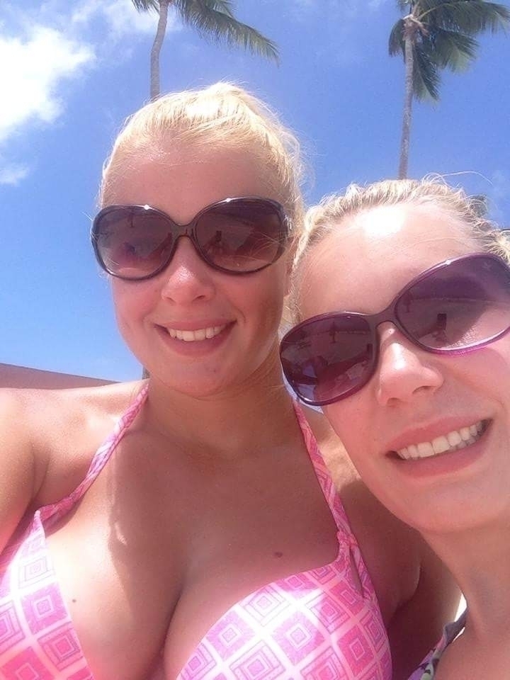 Image Reference: 28008388173125666399 - Love Boobs