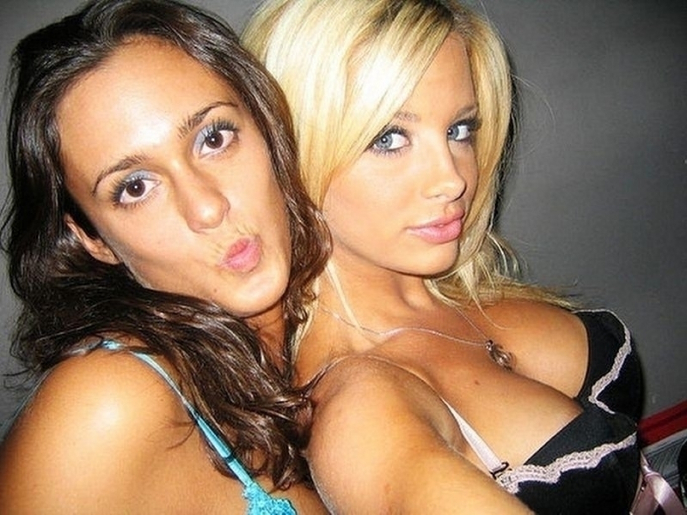 Image Reference: 55119347663846643226 - Love Boobs