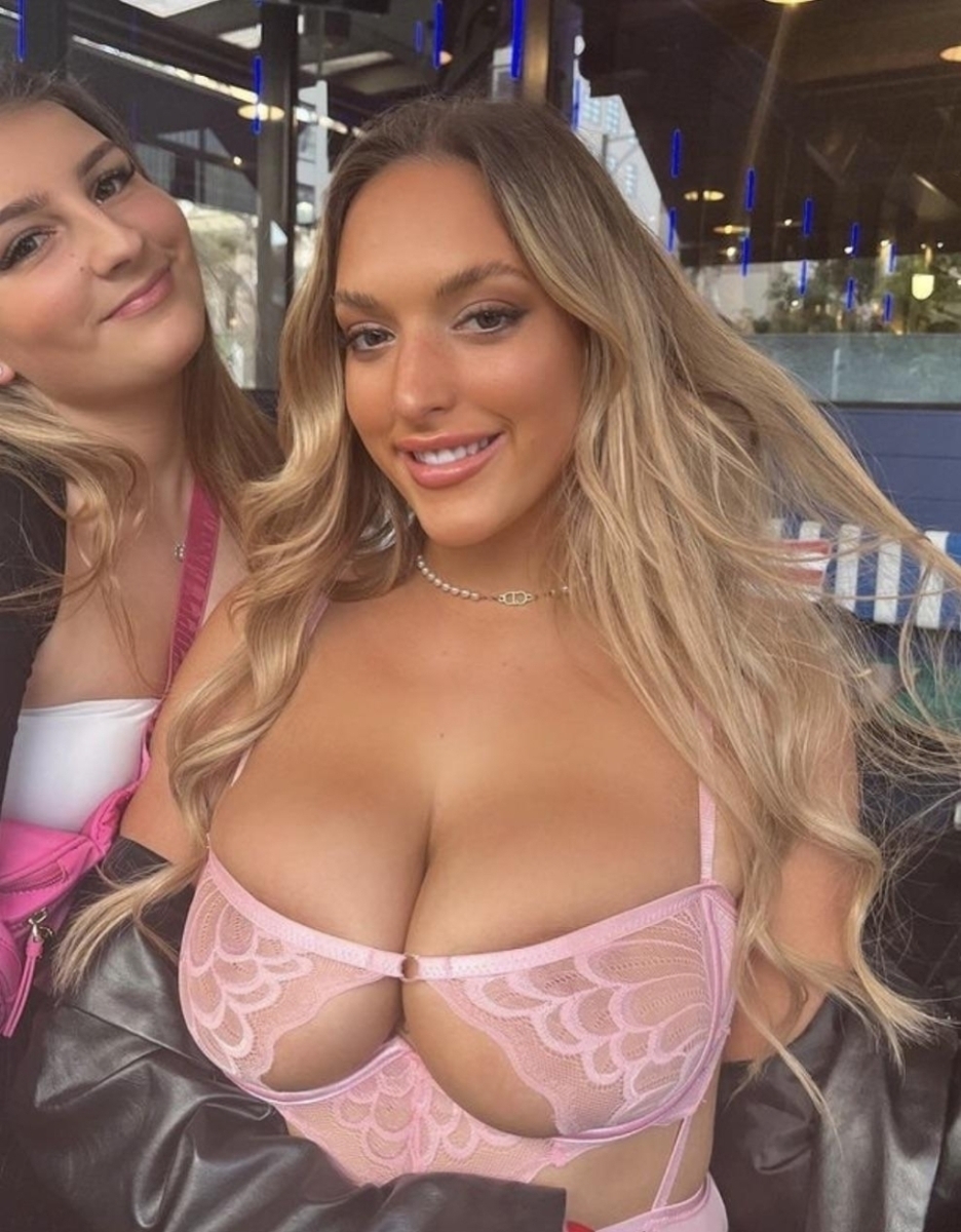 Image Reference: 64787627741779354791 - Love Boobs