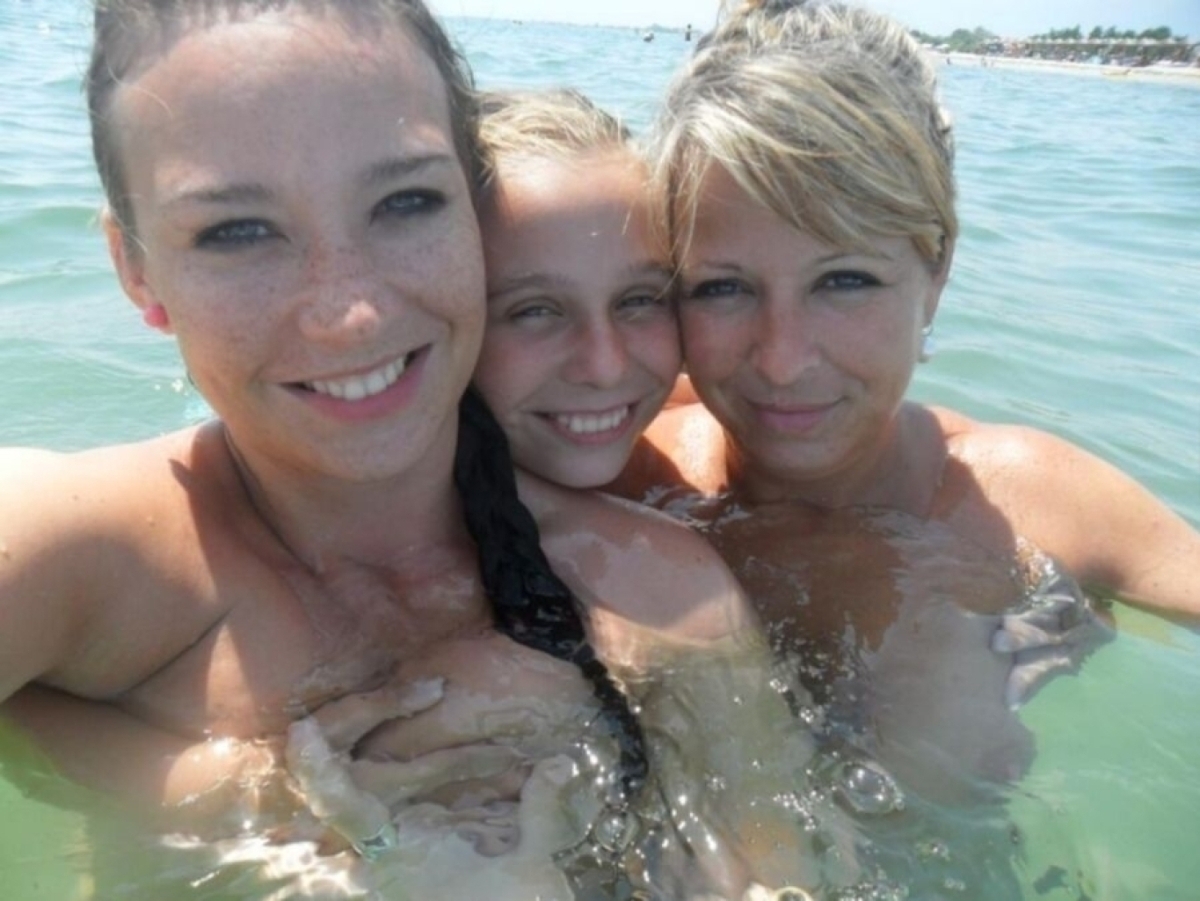 Image Reference: 73439923033077353992 - Love Boobs